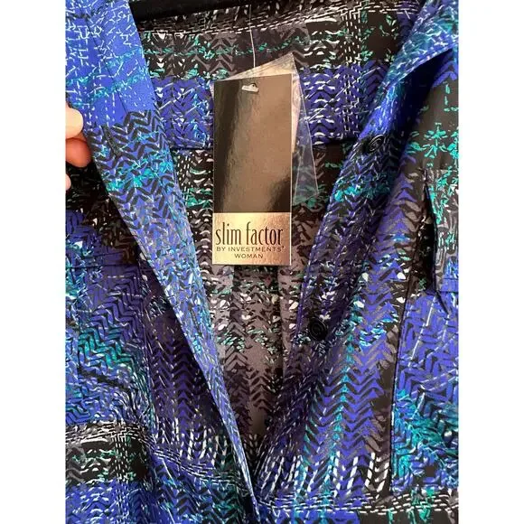 Slim Factor Blue Button Down Woman's blouse Size 3X - Picture 3 of 5